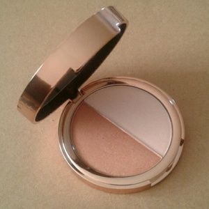 ELF Heart Defensor Coffee n' Cream Highlighter